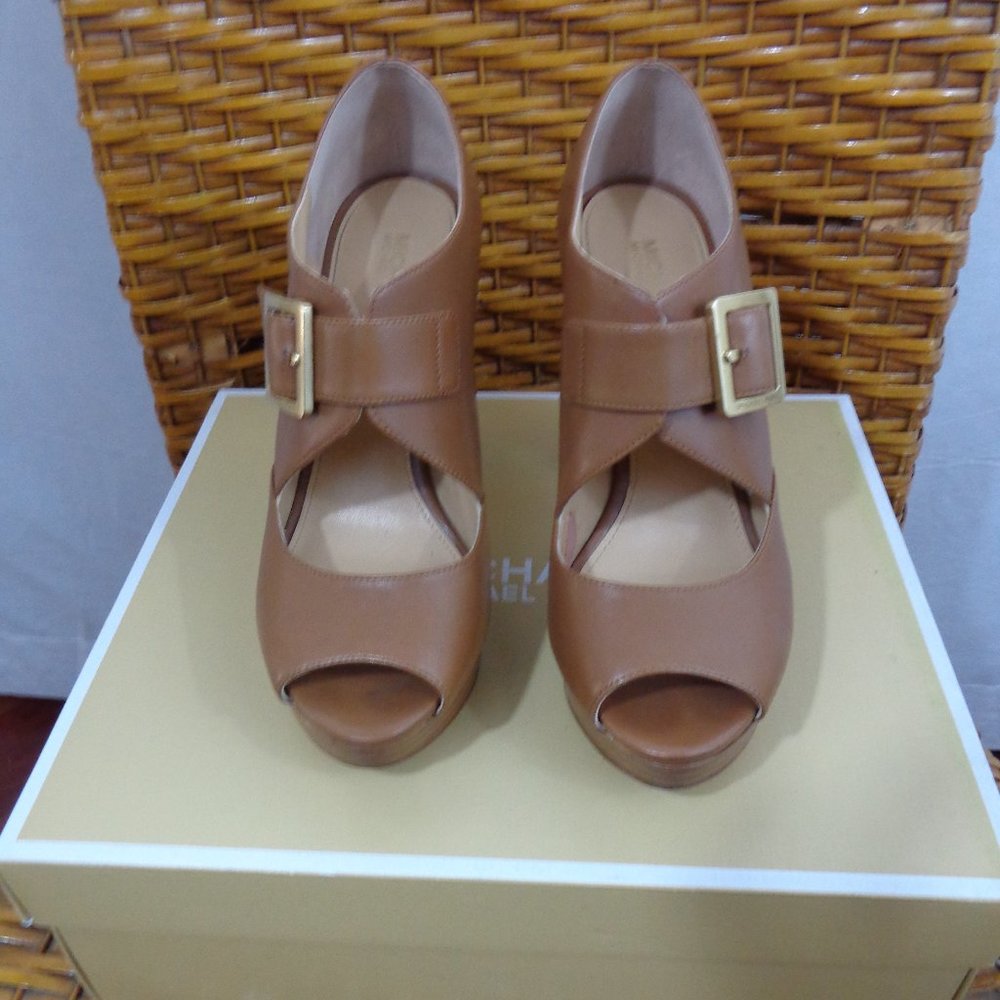 Women MICHAEL Michael Kors Eleni Platform Pumps 6